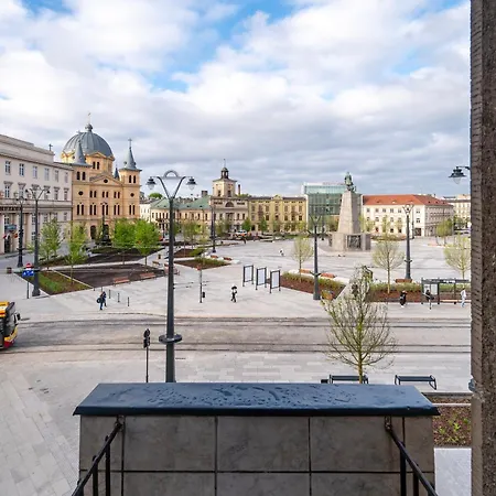 Plac Wolnosci 3-bedroom Apartment Lodz