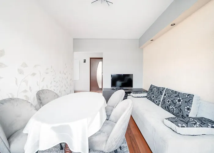 Lejlighed Plac Wolnosci 3-bedroom *